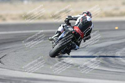 media/Dec-01-2025-Moto Forza (Mon) [[2daa91e15f]]/1-Advanced Group/Session 2 Turn 11 Backside/